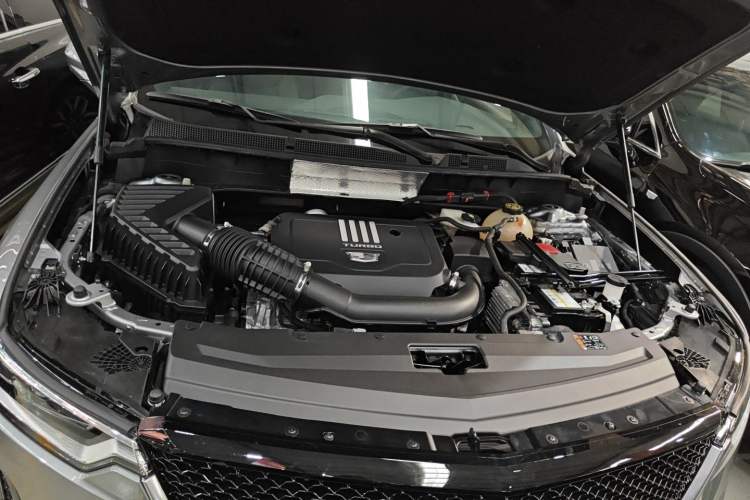 Used Cadillac XT6 2022 2.0T Six-Seater Four-Wheel-Drive Prestige Version Engine Bay
