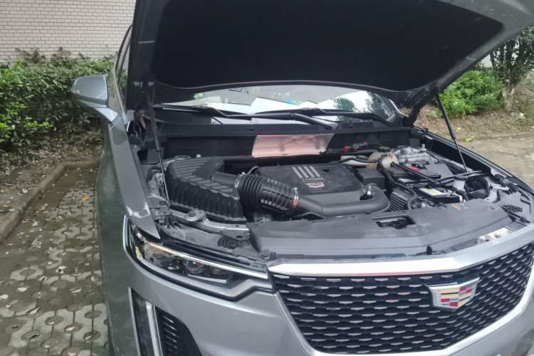 Used Cadillac XT6 2022 2.0T Six-Seater Four-Wheel Drive Luxury Version Engine Bay Right