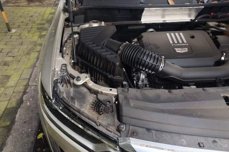 Used Cadillac XT6 2022 2.0T 7-Seater Four-Wheel Drive Luxury Standard Edition Engine Bay Right