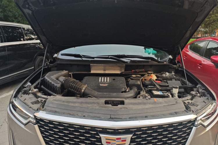 Used Cadillac XT6 2022 2.0T Six-Seater Four-Wheel Drive Luxury 120th Anniversary Limited Edition Engine Bay