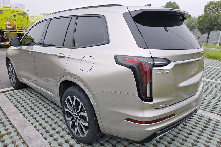 Used Cadillac XT6 2022 2.0T Six-Seater Four-Wheel-Drive Prestige Version Exterior 3