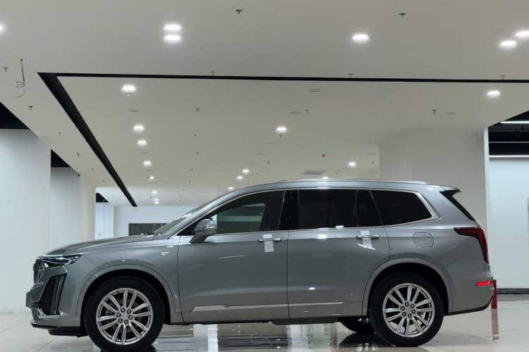 Used Cadillac XT6 2022 2.0T Six-Seater Four-Wheel-Drive Luxury Standard Edition Exterior 3