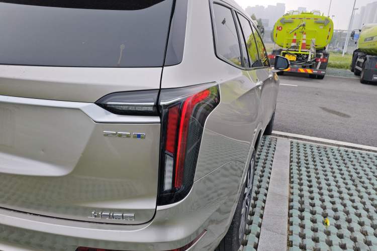 Used Cadillac XT6 2022 2.0T Six-Seater Four-Wheel-Drive Prestige Version Exterior 6