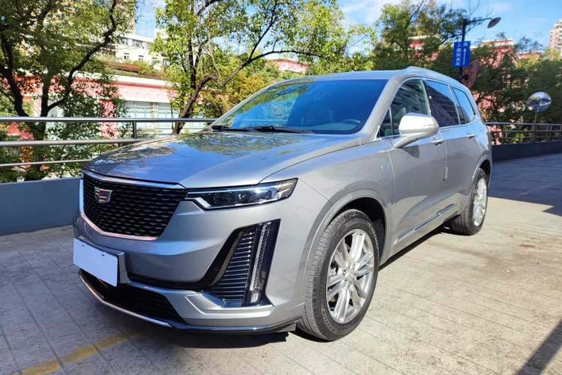 Used Cadillac XT6 2022 2.0T Six-Seater Four-Wheel Drive Luxury Version Front Left 45 Deg