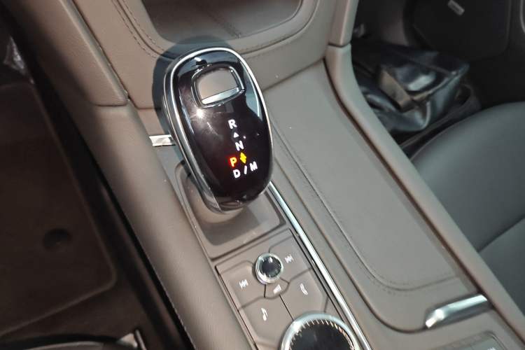 Used Cadillac XT6 2022 2.0T Six-Seater Four-Wheel Drive Luxury Version Gear Lever