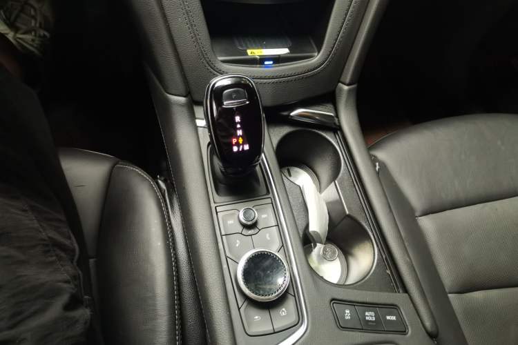 Used Cadillac XT6 2022 2.0T 7-Seater Four-Wheel Drive Luxury Standard Edition Gear Lever