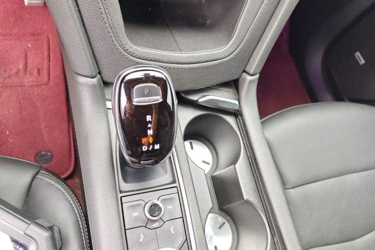 Used Cadillac XT6 2022 2.0T Six-Seater Four-Wheel-Drive Prestige Version Gear Lever