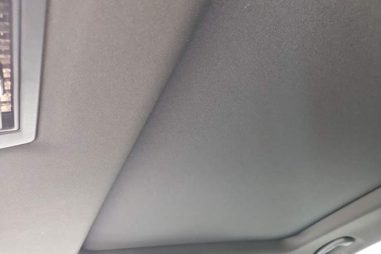 Used Cadillac XT6 2022 2.0T Six-Seater Four-Wheel-Drive Prestige Version Headliner
