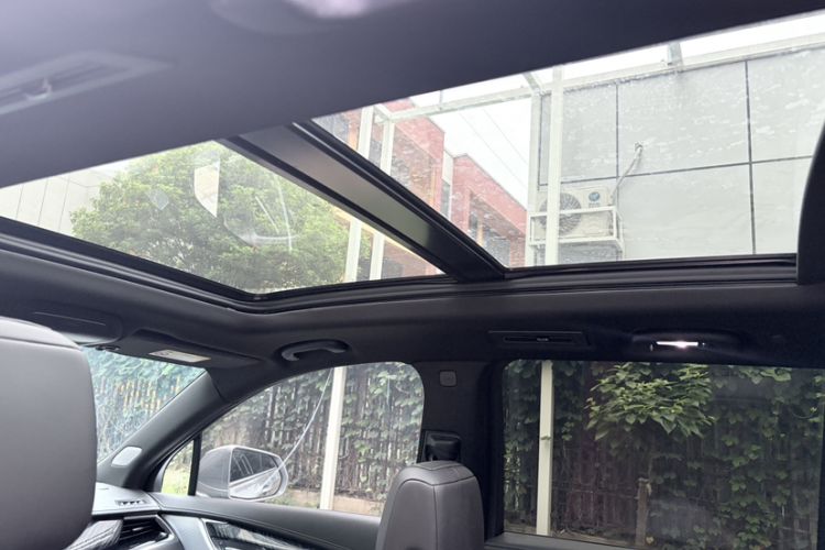 Used Cadillac XT6 2022 2.0T Six-Seater Four-Wheel Drive Luxury Version Headliner