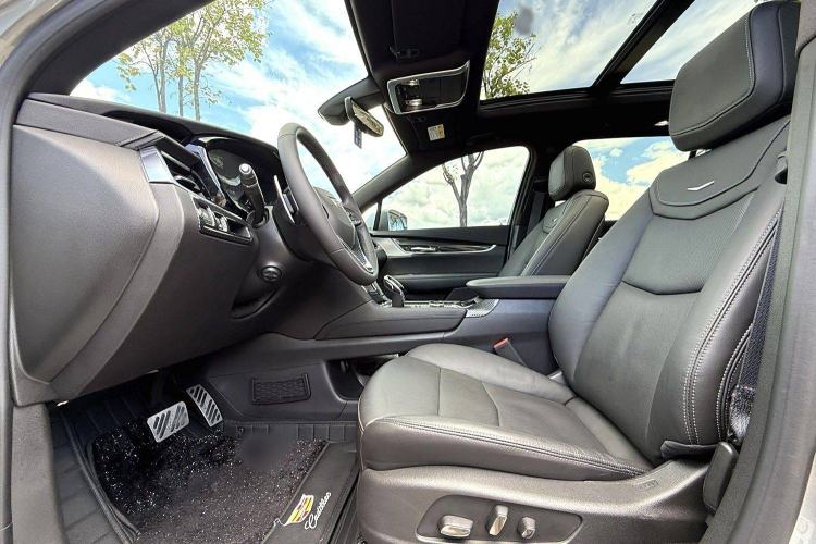 Used Cadillac XT6 2022 2.0T Six-Seater Four-Wheel-Drive Prestige Version Interior 1