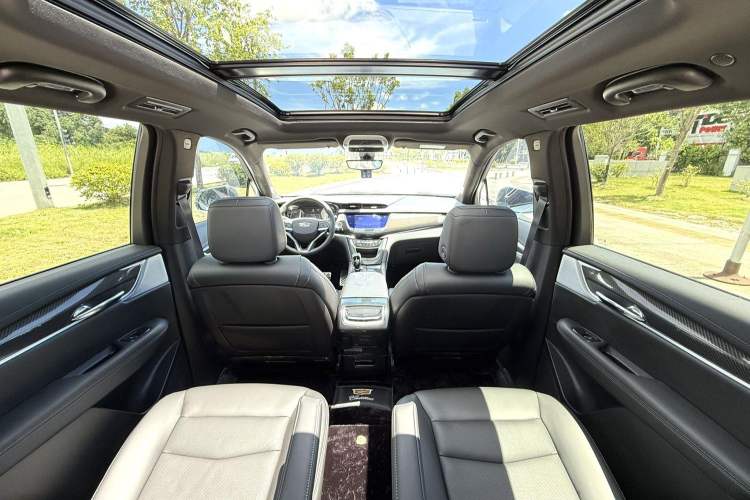 Used Cadillac XT6 2022 2.0T Six-Seater Four-Wheel-Drive Prestige Version Interior 2