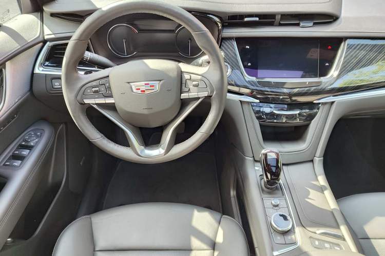 Used Cadillac XT6 2022 2.0T Six-Seater Four-Wheel Drive Luxury Version Interior 2