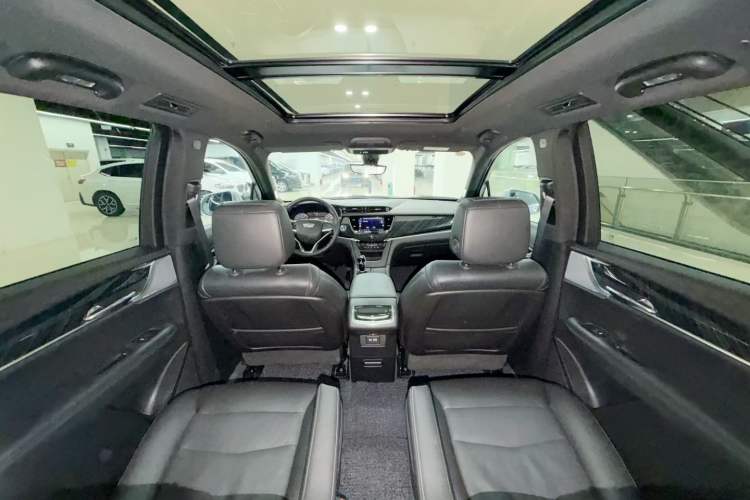 Used Cadillac XT6 2022 2.0T Six-Seater Four-Wheel-Drive Luxury Standard Edition Interior 2
