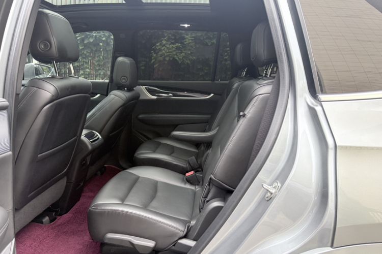 Used Cadillac XT6 2022 2.0T Six-Seater Four-Wheel Drive Luxury Version Interior 3