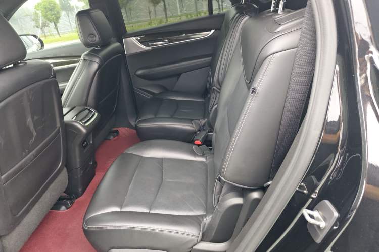 Used Cadillac XT6 2022 2.0T Six-Seater Four-Wheel-Drive Prestige Version Interior 4
