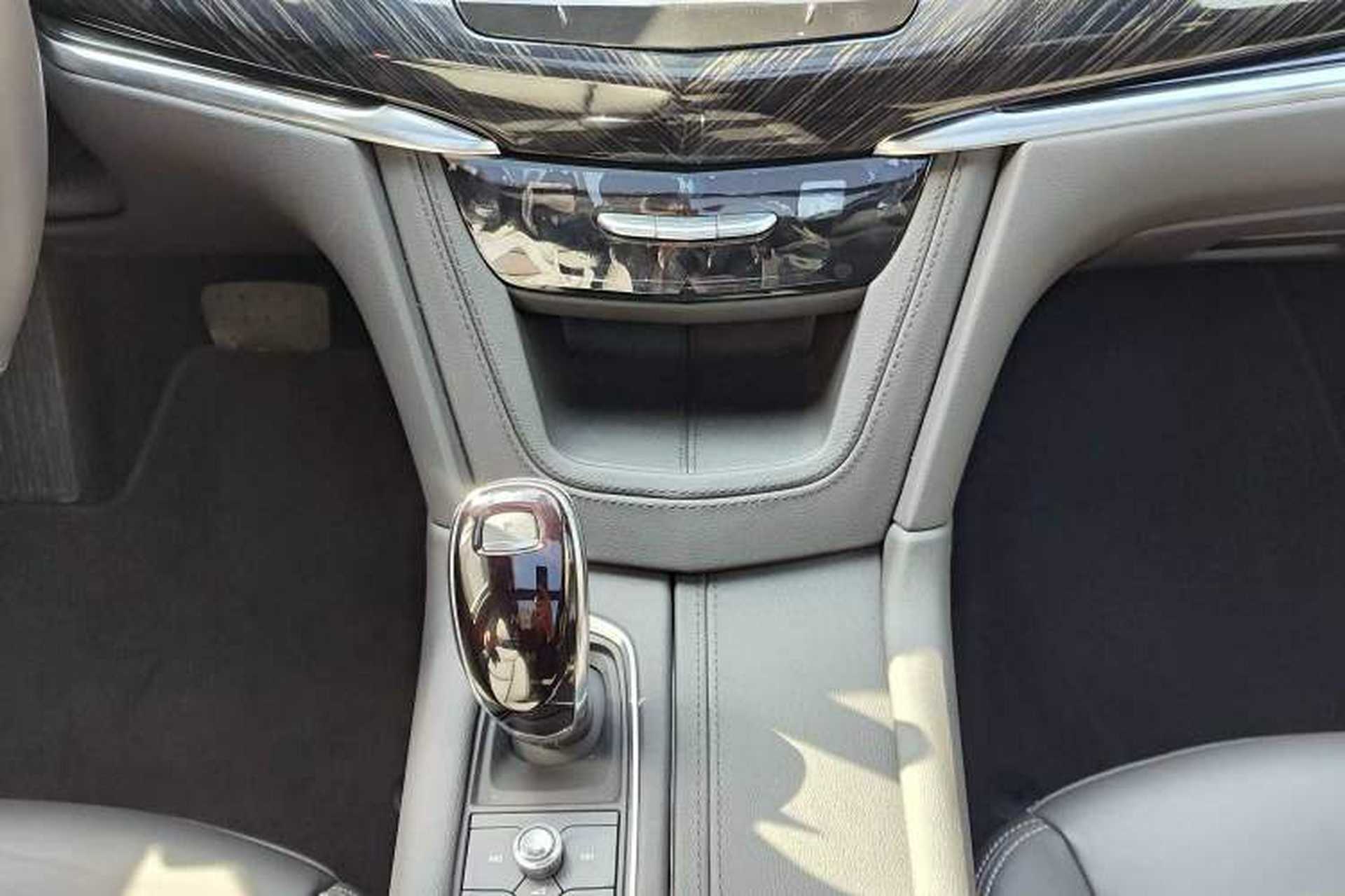Used Cadillac XT6 2022 2.0T Six-Seater Four-Wheel Drive Luxury Version Interior 4