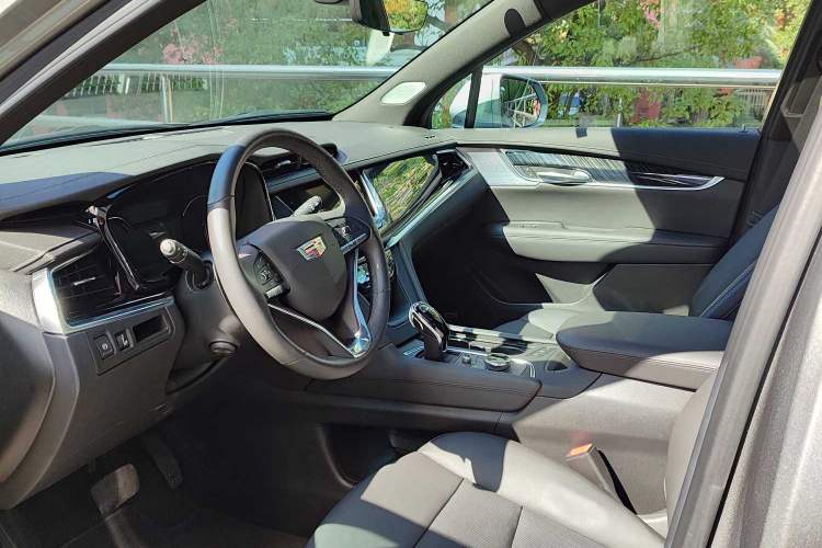 Used Cadillac XT6 2022 2.0T Six-Seater Four-Wheel Drive Luxury Version Interior 5