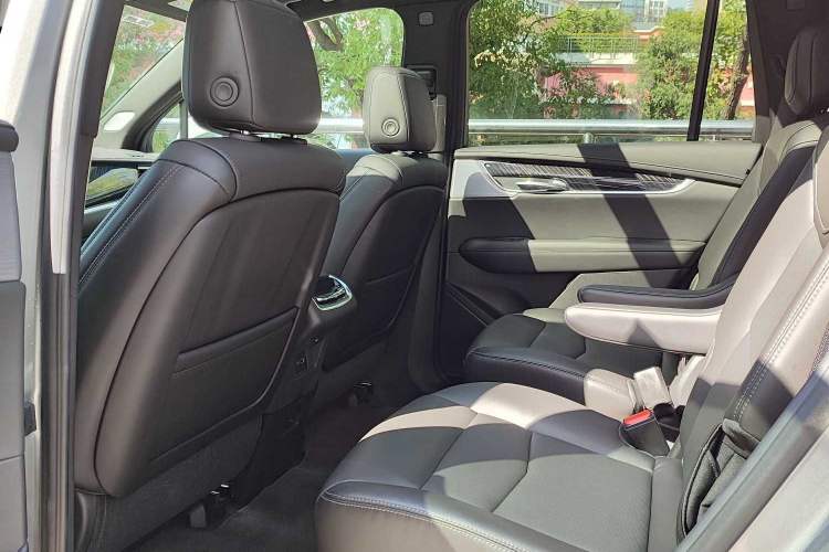 Used Cadillac XT6 2022 2.0T Six-Seater Four-Wheel Drive Luxury Version Interior 7