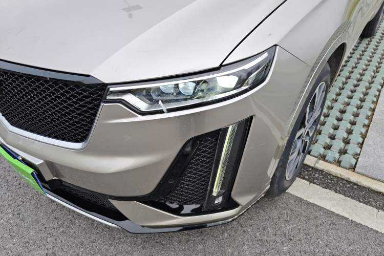 Used Cadillac XT6 2022 2.0T Six-Seater Four-Wheel-Drive Prestige Version Left Front Headlight