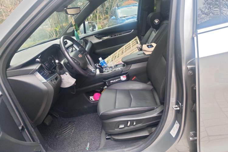 Used Cadillac XT6 2022 2.0T Six-Seater Four-Wheel-Drive Luxury Standard Edition Left Front Seat