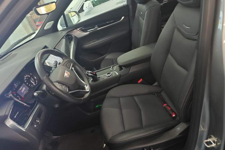 Used Cadillac XT6 2022 2.0T Six-Seater Four-Wheel Drive Luxury Version Left Front Seat