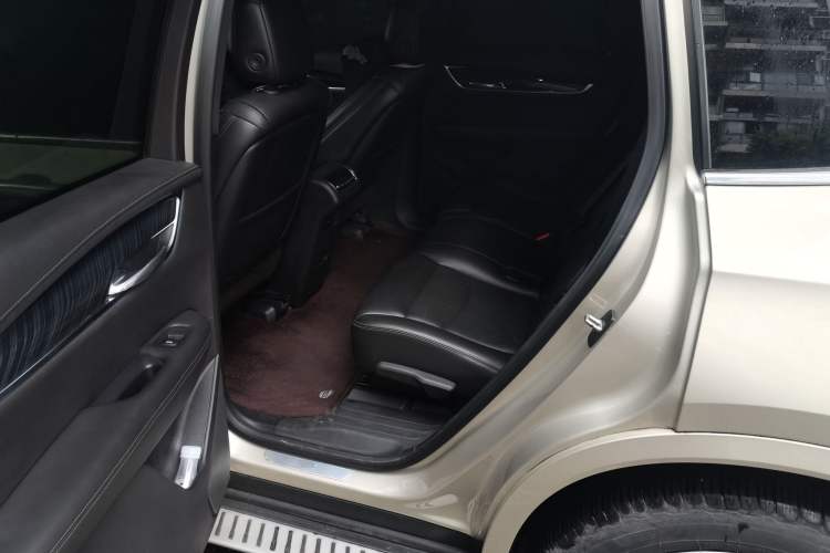 Used Cadillac XT6 2022 2.0T 7-Seater Four-Wheel Drive Luxury Standard Edition Left Rear Seat