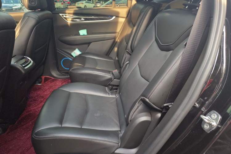 Used Cadillac XT6 2022 2.0T Six-Seater Four-Wheel Drive Luxury 120th Anniversary Limited Edition Left Rear Seat