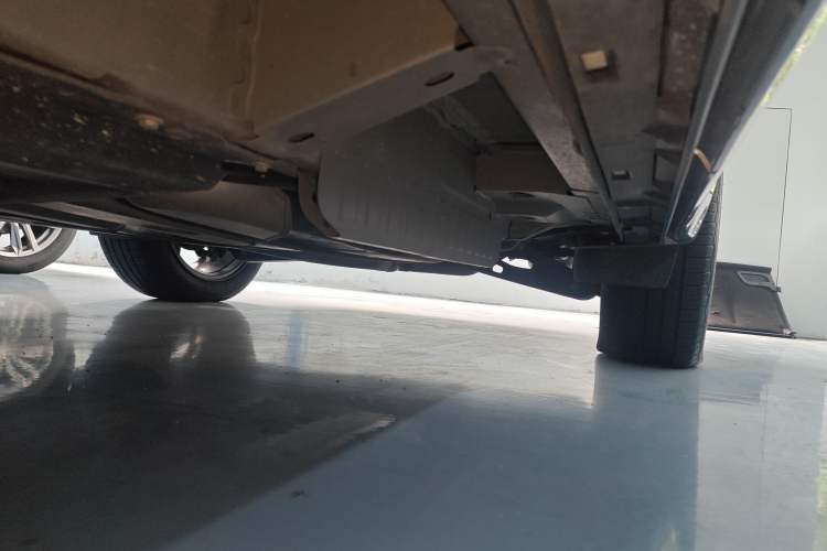 Used Cadillac XT6 2022 2.0T Six-Seater Four-Wheel Drive Luxury Version Left Side Sill