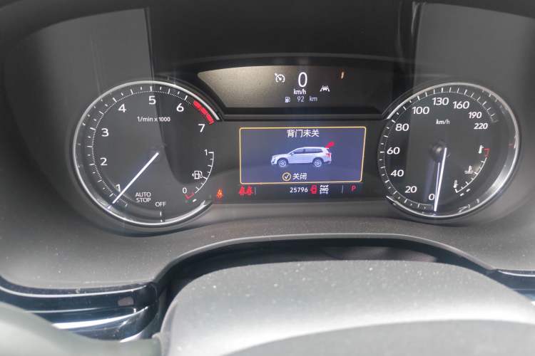 Used Cadillac XT6 2022 2.0T Six-Seater Four-Wheel-Drive Luxury Standard Edition Odometer Close Up