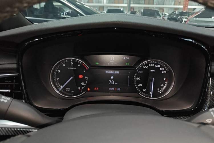 Used Cadillac XT6 2022 2.0T Six-Seater Four-Wheel-Drive Prestige Version Odometer Close Up