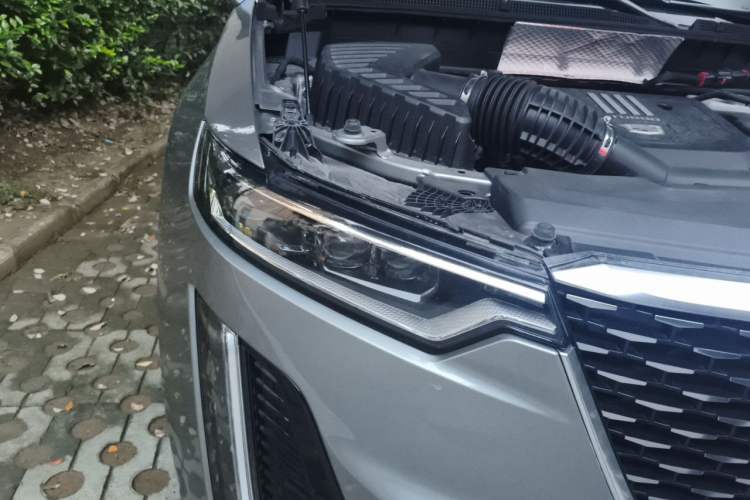 Used Cadillac XT6 2022 2.0T Six-Seater Four-Wheel Drive Luxury Version Right Front Headlight