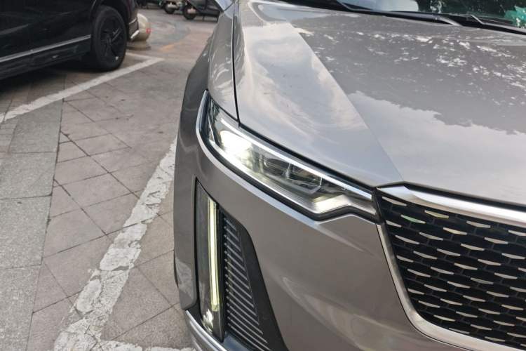 Used Cadillac XT6 2022 2.0T Six-Seater Four-Wheel Drive Luxury 120th Anniversary Limited Edition Right Front Headlight