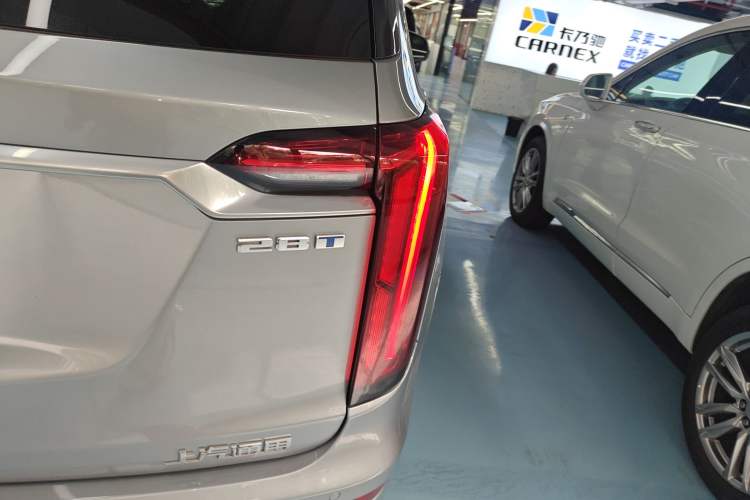 Used Cadillac XT6 2022 2.0T Six-Seater Four-Wheel Drive Luxury Version Right Rear Taillight