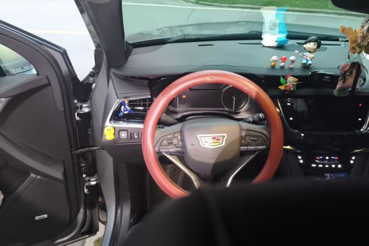 Used Cadillac XT6 2022 2.0T Six-Seater Four-Wheel Drive Luxury Version Steering Wheel