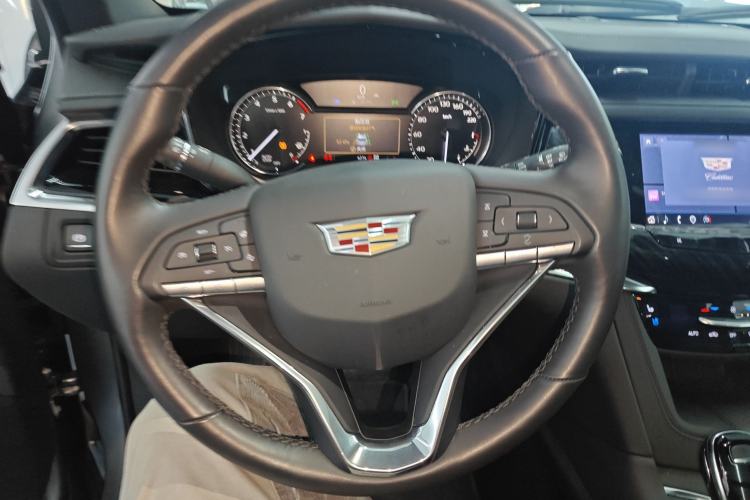 Used Cadillac XT6 2022 2.0T Six-Seater Four-Wheel Drive Luxury Version Steering Wheel