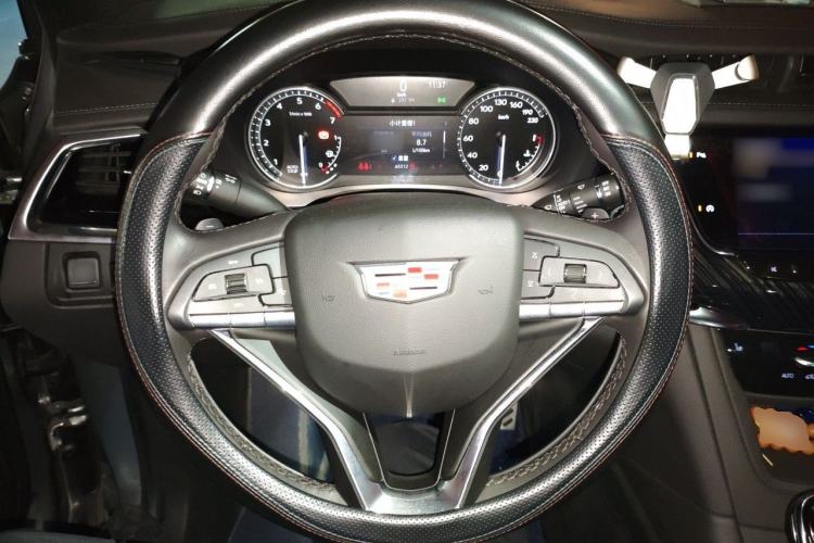 Used Cadillac XT6 2022 2.0T Six-Seater Two-Wheel-Drive Luxury Version Steering Wheel
