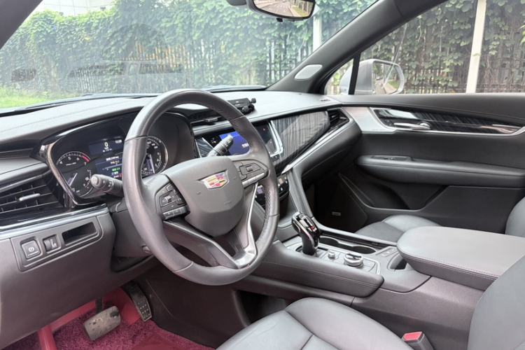 Used Cadillac XT6 2022 2.0T Six-Seater Four-Wheel Drive Luxury Version Steering Wheel