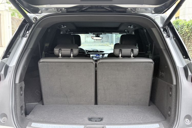 Used Cadillac XT6 2022 2.0T Six-Seater Four-Wheel Drive Luxury Version Trunk