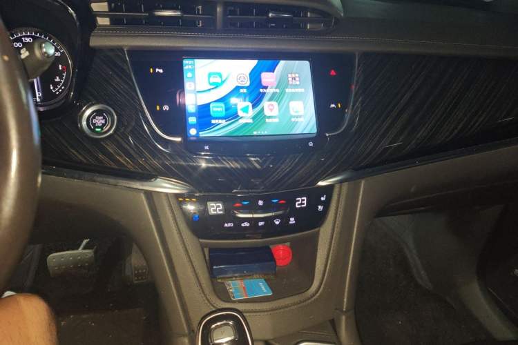 Used Cadillac XT6 2022 2.0T Six-Seater Four-Wheel Drive Luxury Version Audio And AC Panel