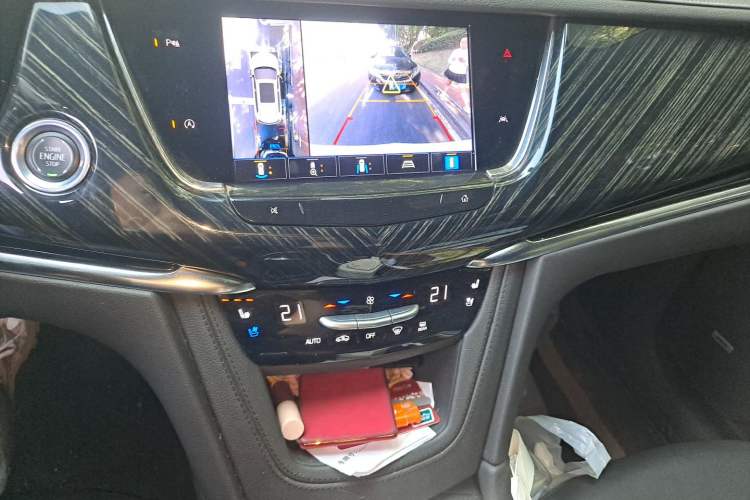 Used Cadillac XT6 2022 2.0T Six-Seater Four-Wheel Drive Luxury Version Audio And AC Panel