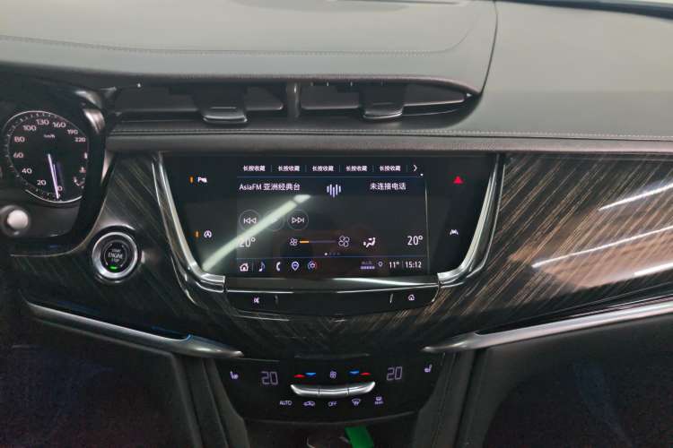 Used Cadillac XT6 2022 2.0T 7-Seater Two-Wheel Drive Luxury Version Audio And AC Panel