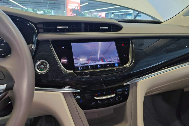 Used Cadillac XT6 2022 2.0T Six-Seater Four-Wheel Drive Luxury Version Audio And AC Panel