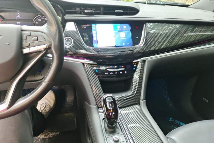 Used Cadillac XT6 2022 2.0T Six-Seater Four-Wheel Drive Luxury Version Audio And AC Panel