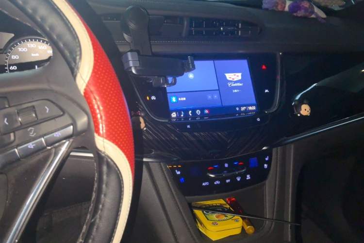 Used Cadillac XT6 2022 2.0T Six-Seater Four-Wheel Drive Luxury Version Audio And AC Panel