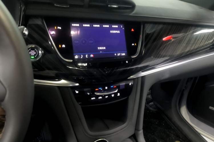 Used Cadillac XT6 2022 2.0T 7-Seater Two-Wheel Drive Luxury Version Audio And AC Panel