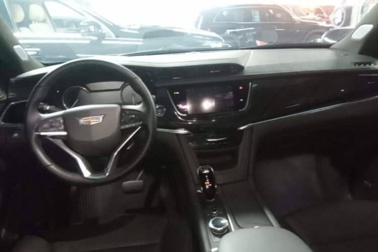 Used Cadillac XT6 2022 2.0T Six-Seater Four-Wheel Drive Luxury Version Center Console