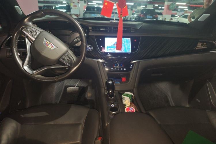 Used Cadillac XT6 2022 2.0T Six-Seater Four-Wheel Drive Luxury Version Center Console