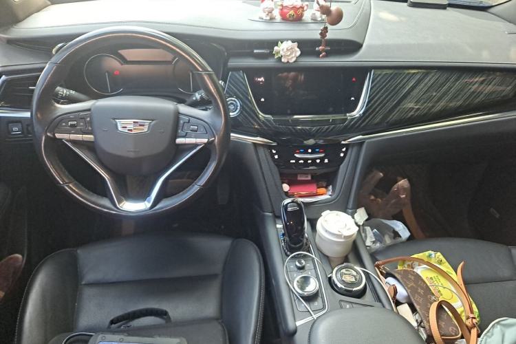 Used Cadillac XT6 2022 2.0T Six-Seater Four-Wheel Drive Luxury Version Center Console
