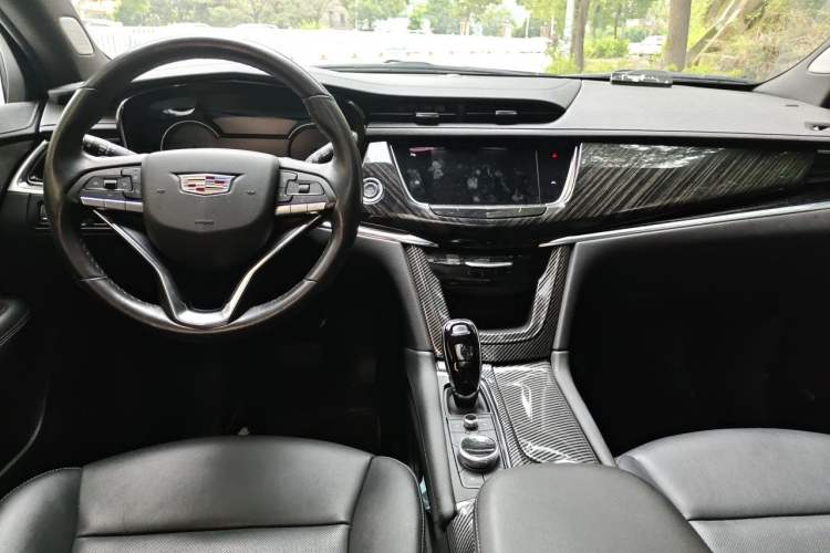 Used Cadillac XT6 2022 2.0T Six-Seater Four-Wheel Drive Luxury Version Center Console