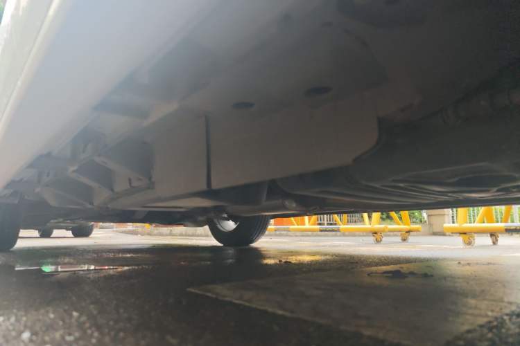 Used Cadillac XT6 2022 2.0T 7-Seater Two-Wheel Drive Luxury Version Chassis Rear Left